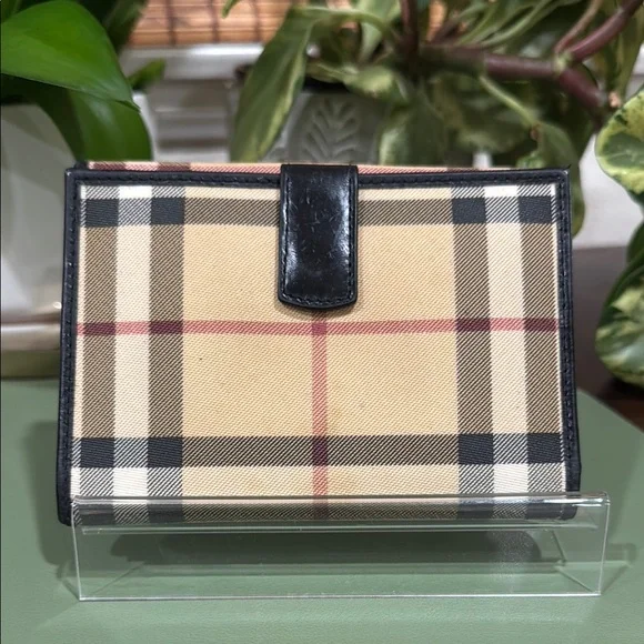 Burberry Nova Check Wallet - Picture 5 of 11